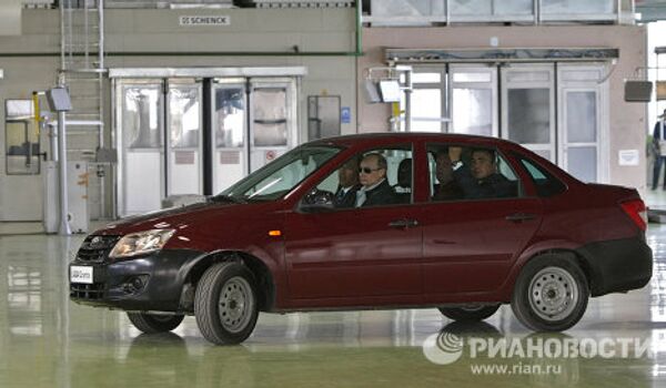 Vladímir Putin estrena un nuevo modelo de Lada - Sputnik Mundo