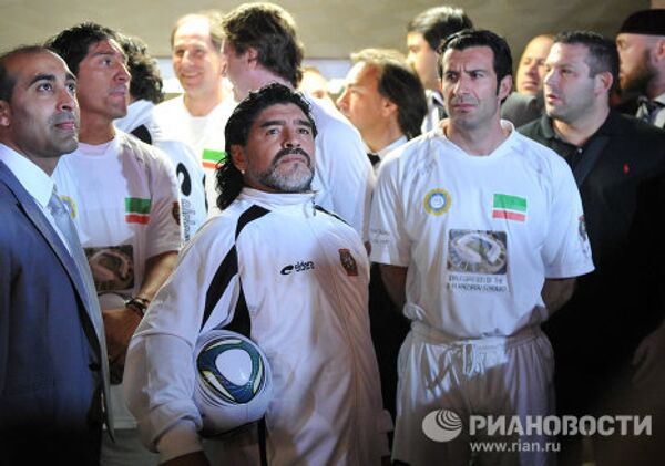 Estrellas del fútbol mundial perdieron amistoso con Chechenia - Sputnik Mundo