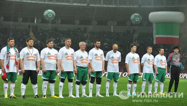Estrellas del fútbol mundial perdieron amistoso con Chechenia - Sputnik Mundo