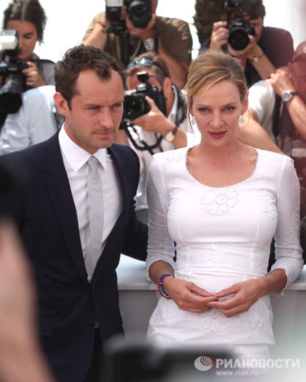 La alfombra roja del Festival de Cannes vuelve a llenarse de estrellas - Sputnik Mundo