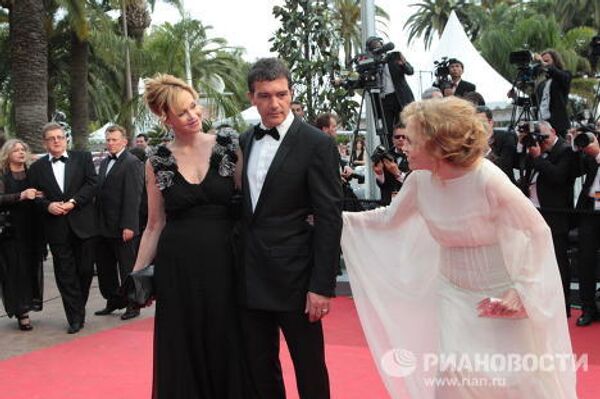 La alfombra roja del Festival de Cannes vuelve a llenarse de estrellas - Sputnik Mundo