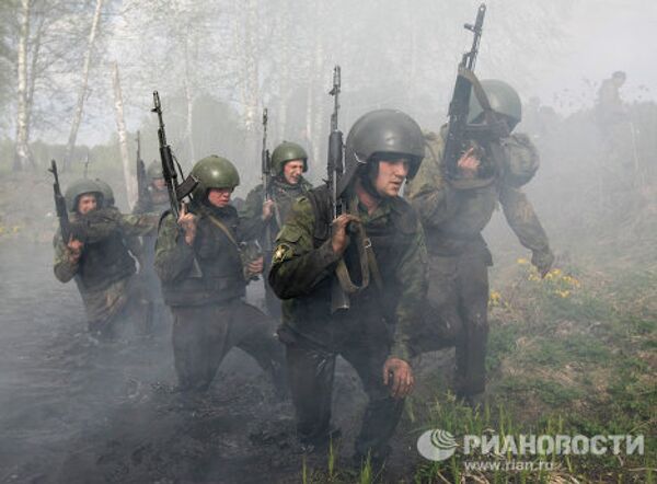 Pruebas para tener derecho de llevar la boina roja - Sputnik Mundo
