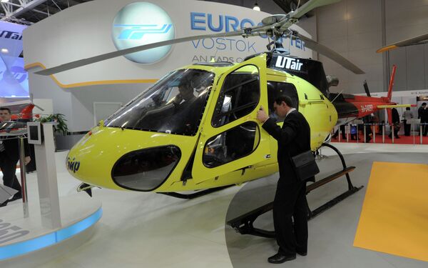 Helicópteros modernos en la exposición internacional HeliRussia-2011 - Sputnik Mundo