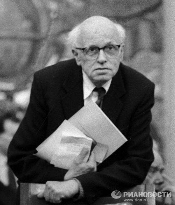 Andréi Sájarov: el “padre” de la bomba nuclear que recibió el Nobel de la Paz Andréi Sájarov: el “padre” de la bomba nuclear que recibió el Nobel de la Paz - Sputnik Mundo