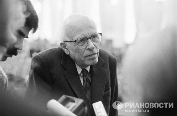 Andréi Sájarov: el “padre” de la bomba nuclear que recibió el Nobel de la Paz Andréi Sájarov: el “padre” de la bomba nuclear que recibió el Nobel de la Paz - Sputnik Mundo