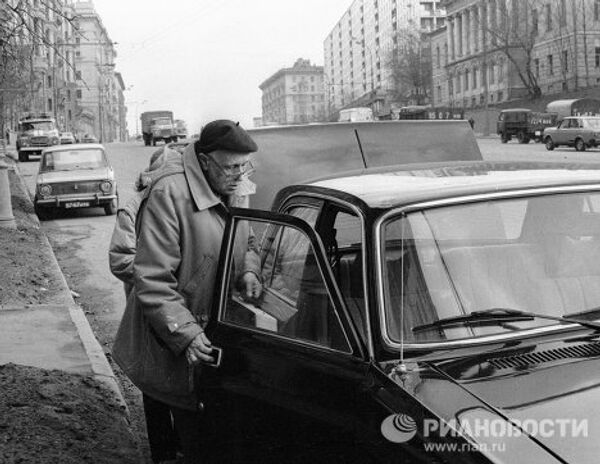 Andréi Sájarov: el “padre” de la bomba nuclear que recibió el Nobel de la Paz Andréi Sájarov: el “padre” de la bomba nuclear que recibió el Nobel de la Paz - Sputnik Mundo