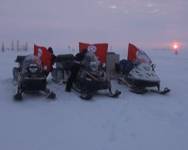 Miembros de una expedición en motos de nieve relatan las dificultades de su travesía - Sputnik Mundo