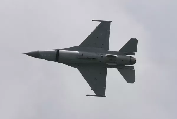 Caza F-16 Caza F-16 - Sputnik Mundo