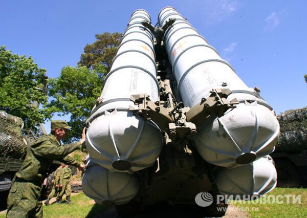 Unidad de misiles antiaéreos S-300 entra en servicio operacional - Sputnik Mundo