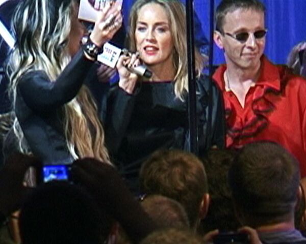 Sharon Stone aprovecha su viaje a Moscú para declararse a Rusia - Sputnik Mundo