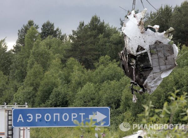 Pasado un día desde la catástrofe del avión cerca de Petrozavodsk - Sputnik Mundo