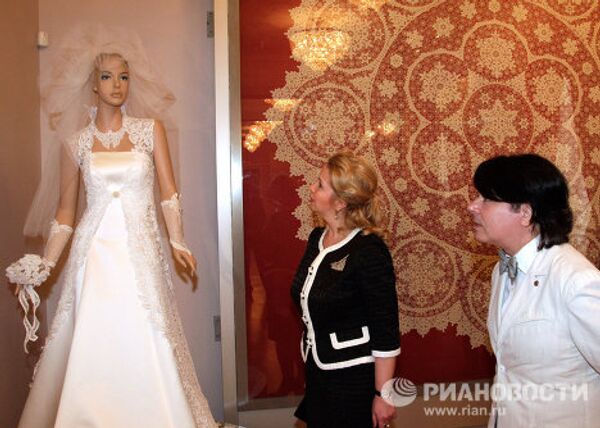 La primera dama de Rusia asiste al Festival Internacional de Encaje  - Sputnik Mundo