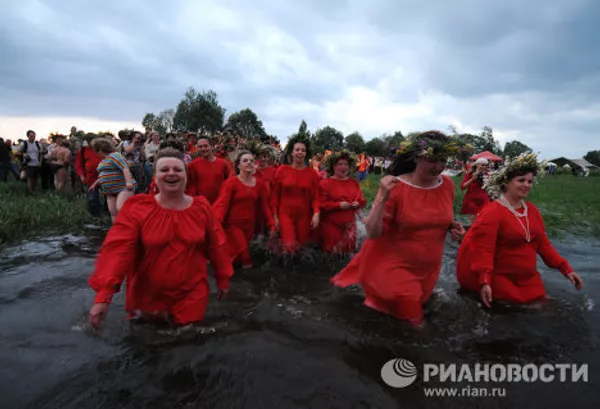 Fiesta folclórica Baños de Veliki Nóvgorod Fiesta folclórica Baños de Veliki Nóvgorod - Sputnik Mundo