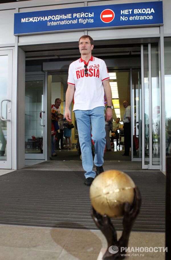 Ganadoras del Campeonato europeo de baloncesto femenino 2011 regresan a casa - Sputnik Mundo