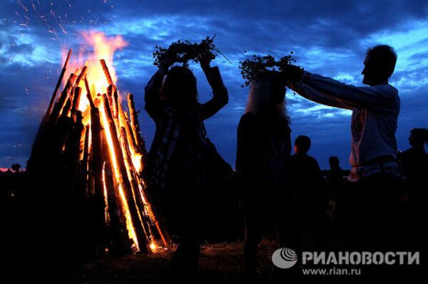 Festejos por el Día de Iván Kupala - Sputnik Mundo