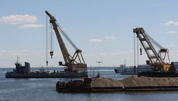 Preparativos para el reflotamiento del barco “Bulgaria” en el Volga - Sputnik Mundo