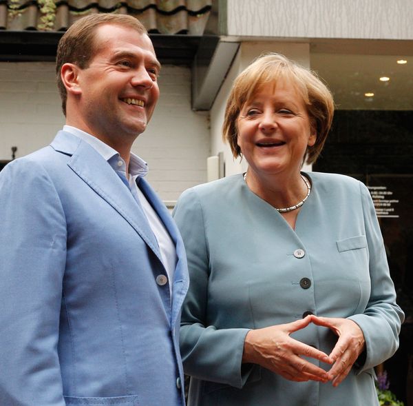 El presidente ruso, Dmitri Medvédev, y la cancillera alemana, Ángela Merkel El presidente ruso, Dmitri Medvédev, y la cancillera alemana, Ángela Merkel - Sputnik Mundo