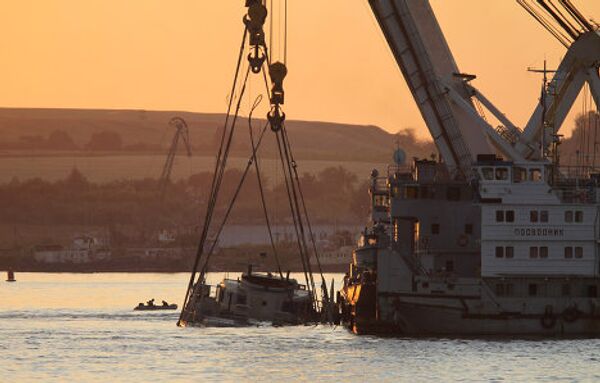 Barco “Bulgaria” reflotado en el Volga - Sputnik Mundo