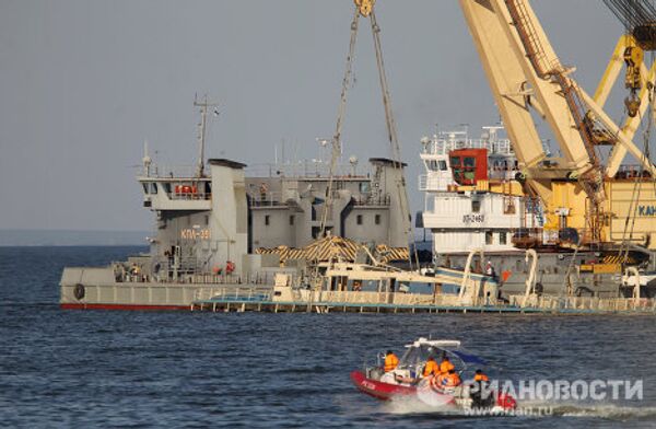 Barco “Bulgaria” reflotado en el Volga - Sputnik Mundo