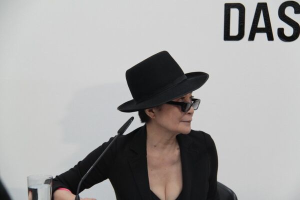 Yoko Ono - Sputnik Mundo