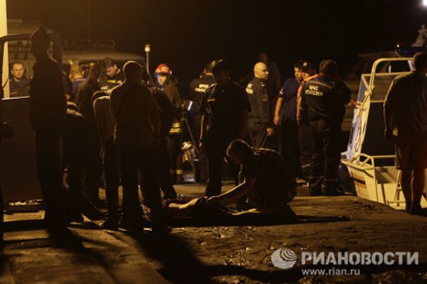 Nueve muertos al naufragar una lancha de paseo en Moscú Nueve muertos al naufragar una lancha de paseo en Moscú - Sputnik Mundo