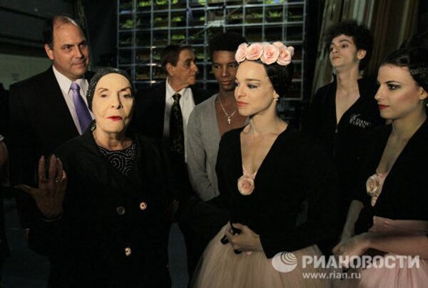 Moscovitas rinden homenaje a Alicia Alonso, legendaria bailarina cubana - Sputnik Mundo