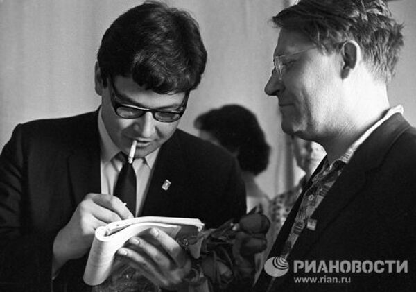 Fallece en Moscú el eximio pianista ruso Nikolái Petrov - Sputnik Mundo