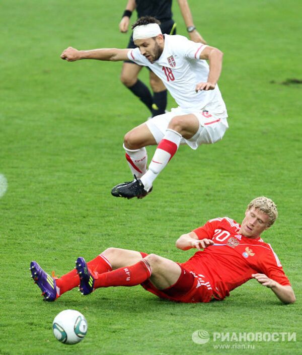 Rusia gana a Serbia en amistoso de fútbol - Sputnik Mundo