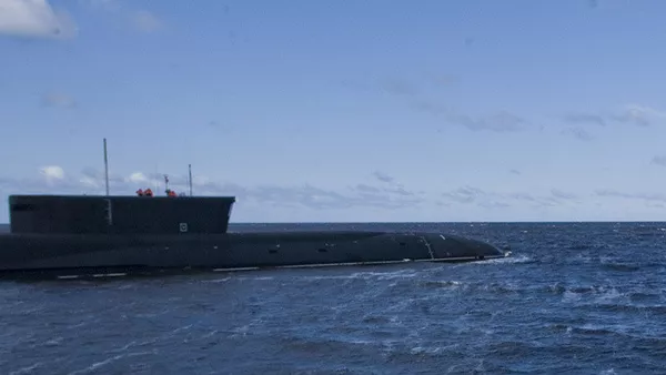 El submarino Yuri Dolgoruki, portador reglamentario de los misiles Bulavá. - Sputnik Mundo