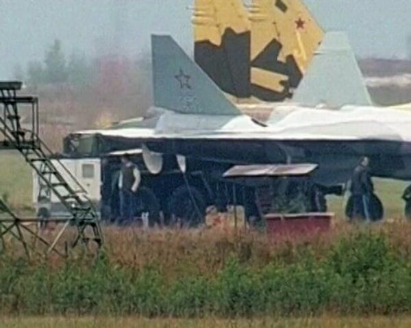 Caza ruso de quinta generación T-50 suspende despegue durante Salón Aeroespacial MAKS 2011 - Sputnik Mundo