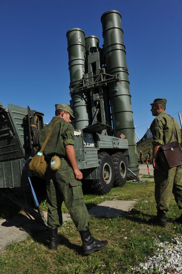 Sistemas de misiles S-400 Triumf protegen espacio aéreo de Moscú - Sputnik Mundo