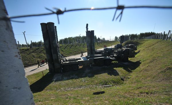 Sistemas de misiles S-400 Triumf protegen espacio aéreo de Moscú - Sputnik Mundo