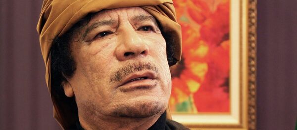 Каддафи тайно объехал Триполи и заявил, что город вне опасности - СМИ Каддафи тайно объехал Триполи и заявил, что город вне опасности - СМИ - Sputnik Mundo