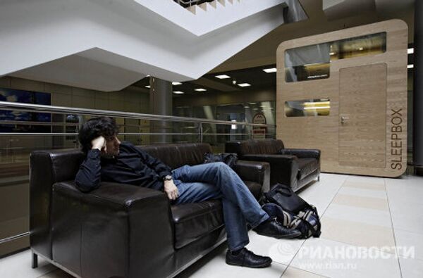 “Cajón de dormir” en el aeropuerto Sheremétievo de Moscú - Sputnik Mundo