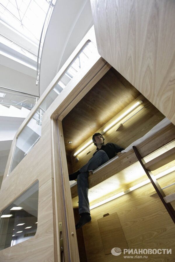 “Cajón de dormir” en el aeropuerto Sheremétievo de Moscú - Sputnik Mundo