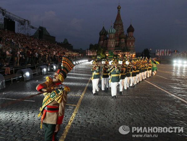 Espectacular inauguración del festival “Torre Spasskaya” - Sputnik Mundo