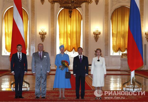 El presidente de Rusia recibe a la reina de Dinamarca - Sputnik Mundo