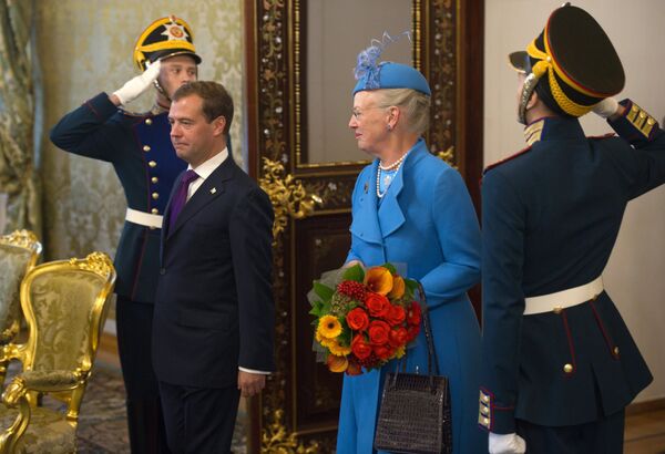 El presidente de Rusia recibe a la reina de Dinamarca - Sputnik Mundo