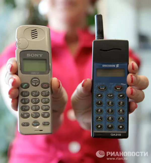 Repaso gráfico a la historia de teléfonos celulares en Rusia Repaso gráfico a la historia de teléfonos celulares en Rusia - Sputnik Mundo