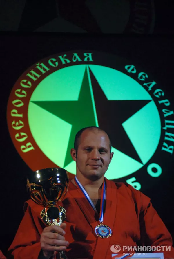 Fiódor Yemeliánenko, el mejor luchador del último decenio Fiódor Yemeliánenko, el mejor luchador del último decenio - Sputnik Mundo