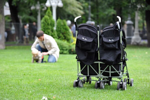 Chupete de caramelo de medio metro de diámetro se fabricará en un festival de la familia en Moscú - Sputnik Mundo