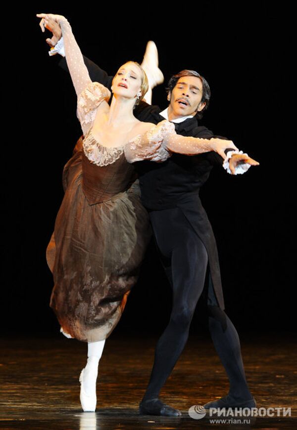 Kremlin Gala. Estrellas del ballet mundial actúan bajo estrellas del Kremlin - Sputnik Mundo