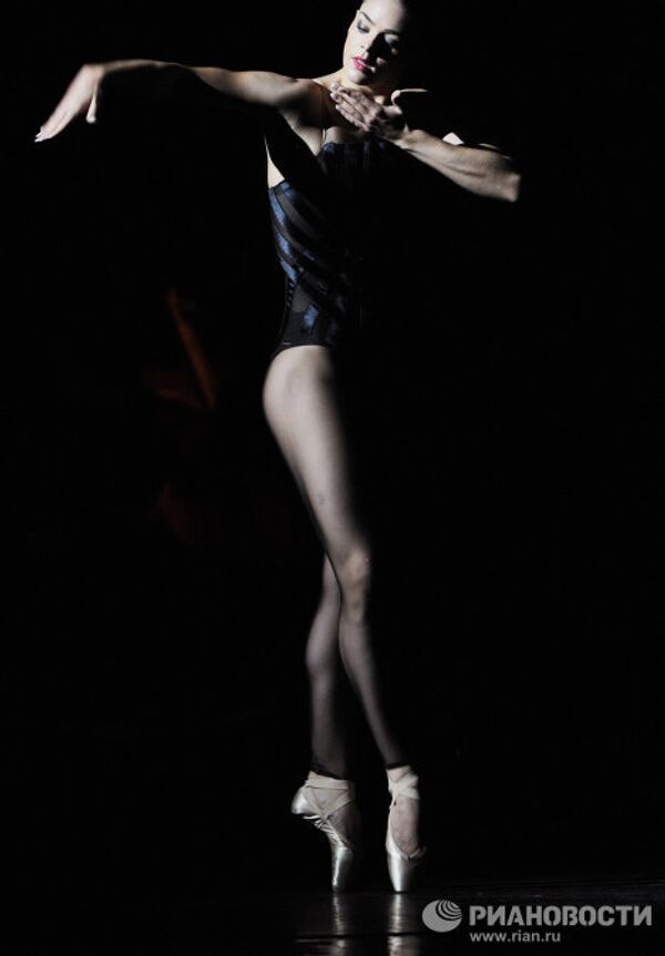 Kremlin Gala. Estrellas del ballet mundial actúan bajo estrellas del Kremlin - Sputnik Mundo