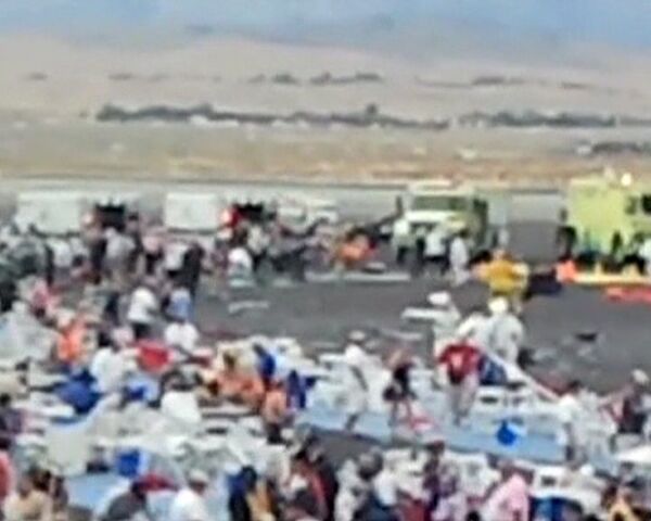 Avión se estrella cerca de una tribuna durante espectáculo aéreo en EEUU  - Sputnik Mundo