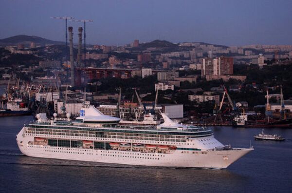 El lujoso crucero Legend of the Seas visita Vladivostok - Sputnik Mundo
