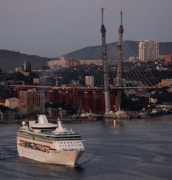 El lujoso crucero Legend of the Seas visita Vladivostok - Sputnik Mundo