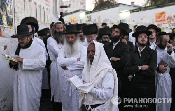 Judíos de todo el mundo celebran su Año Nuevo en ciudad ucraniana de Uman Judíos de todo el mundo celebran su Año Nuevo en ciudad ucraniana de Uman - Sputnik Mundo
