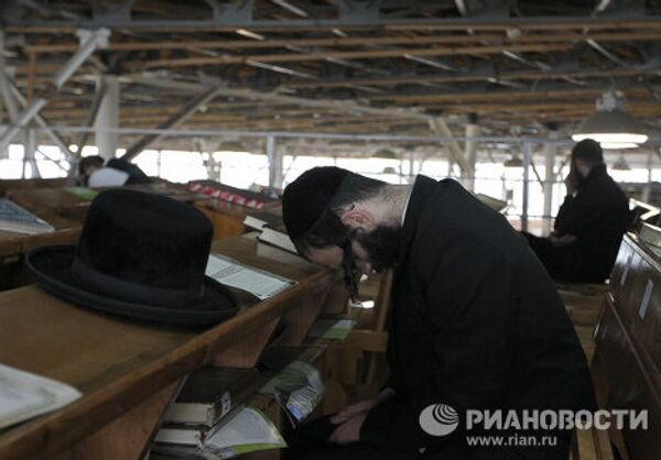 Judíos de todo el mundo celebran su Año Nuevo en ciudad ucraniana de Uman - Sputnik Mundo