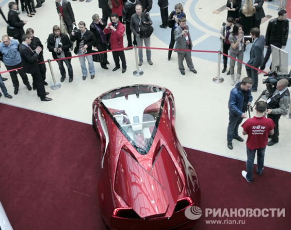 Presentación de nuevos coches E-móvil en San Petersburgo - Sputnik Mundo