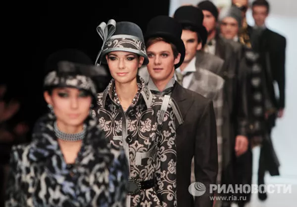 Colección del diseñador ruso Slava Záitsev abre la Semana de la Moda de Moscú Colección del diseñador ruso Slava Záitsev abre la Semana de la Moda de Moscú - Sputnik Mundo